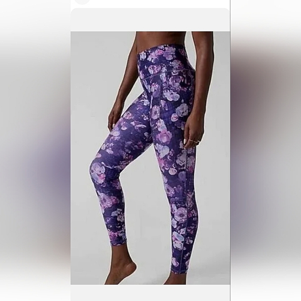 NWOT Athleta Salutation Stash Pocket II Printed 7/8 Tight Dappled Purple Bloom M - Picture 1 of 10